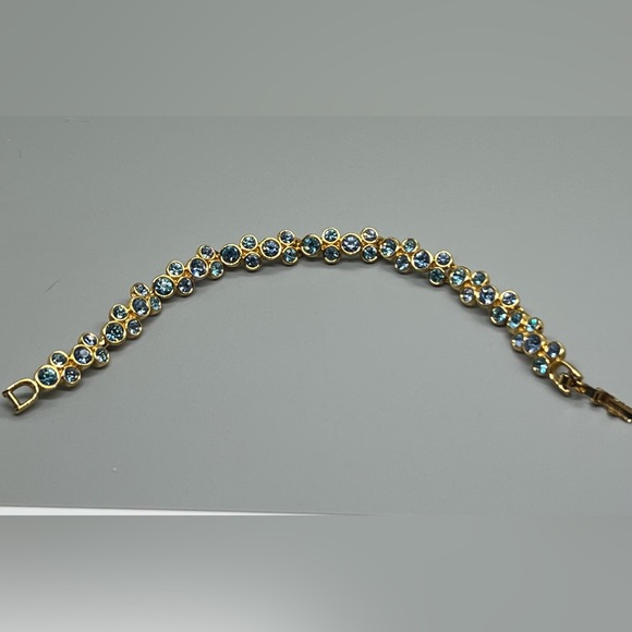 Swarovski  Blue Crystals Gold Tone Bracelet  Signed Retired 7" - Picture 2 of 3